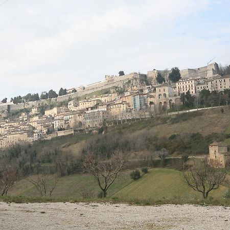 B&B La Collina Degli Ulivi Civitella Del Tronto Екстер'єр фото